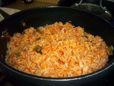 arroz rojo con sopa de pasta